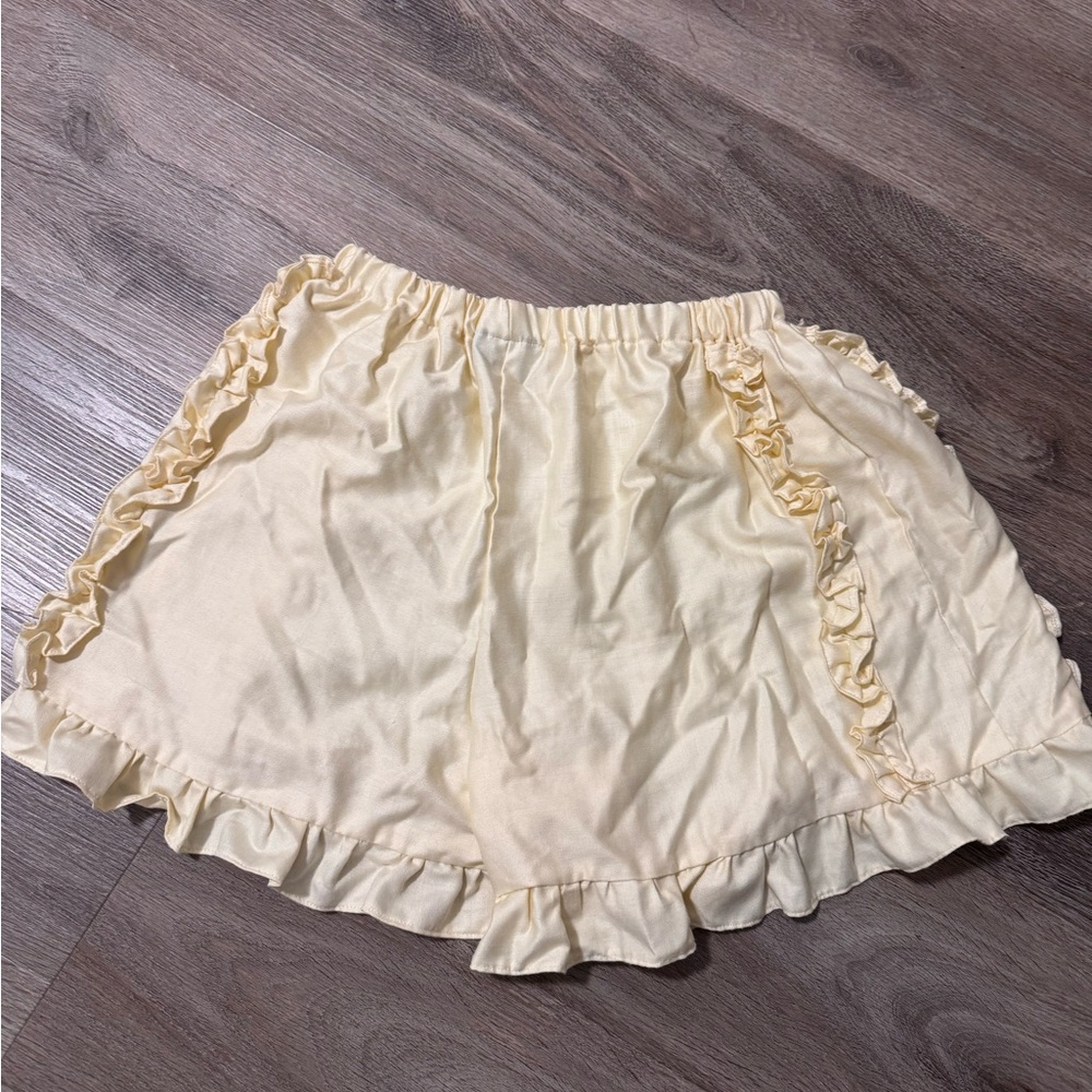 Poofi Women's Light Yellow Shorts